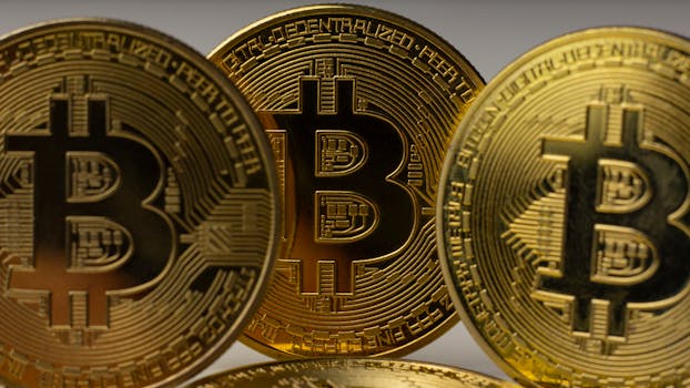 Navigating Altcoins: Risks & Rewards of Investing Beyond Bitcoin